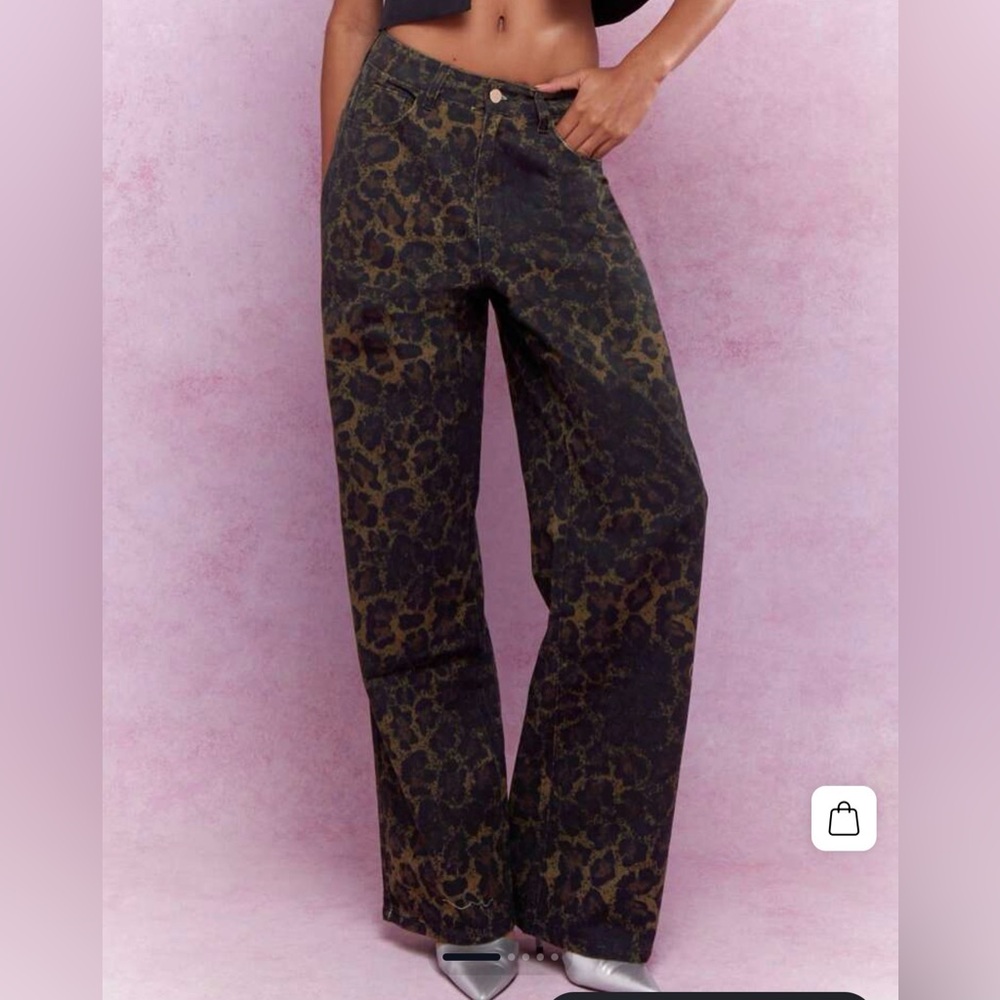 Misguided Leopard Print HR Baggy Jeans Size 26